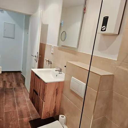 Schoene Gemuetliche Im Wasserviertel Stadtnah, A40,naehe Der Uni Oder Zoo