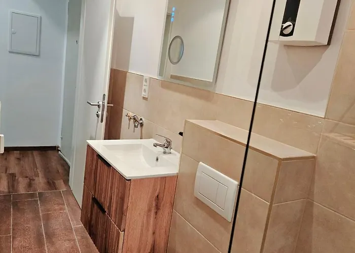 Schoene Gemuetliche Im Wasserviertel Stadtnah, A40,naehe Der Uni Oder Zoo