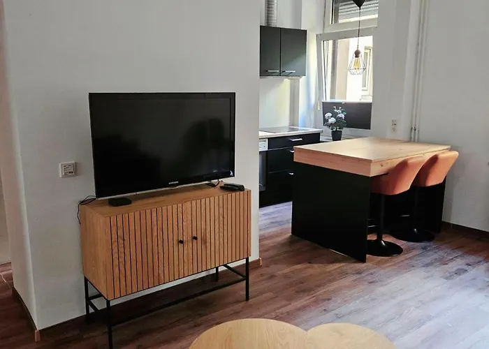 Schoene Gemuetliche Im Wasserviertel Stadtnah, A40,naehe Der Uni Oder Zoo Апартаменты *